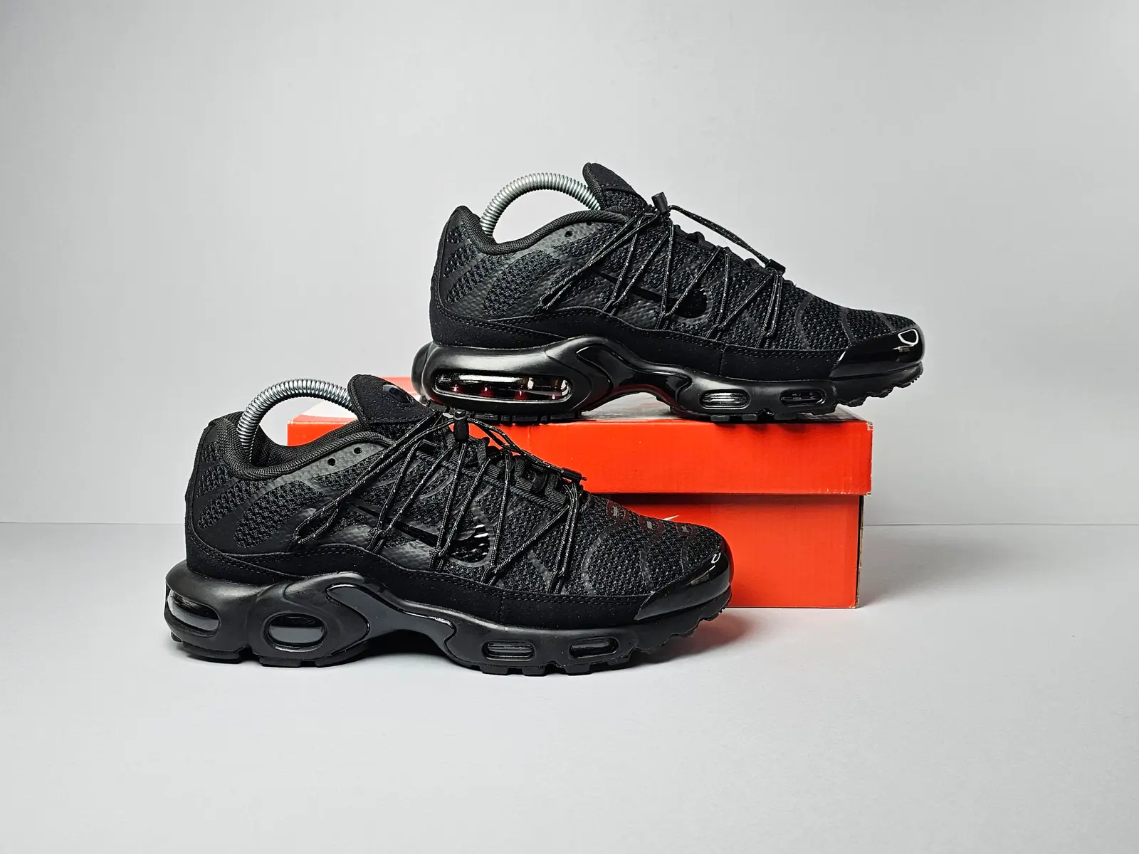Utility black