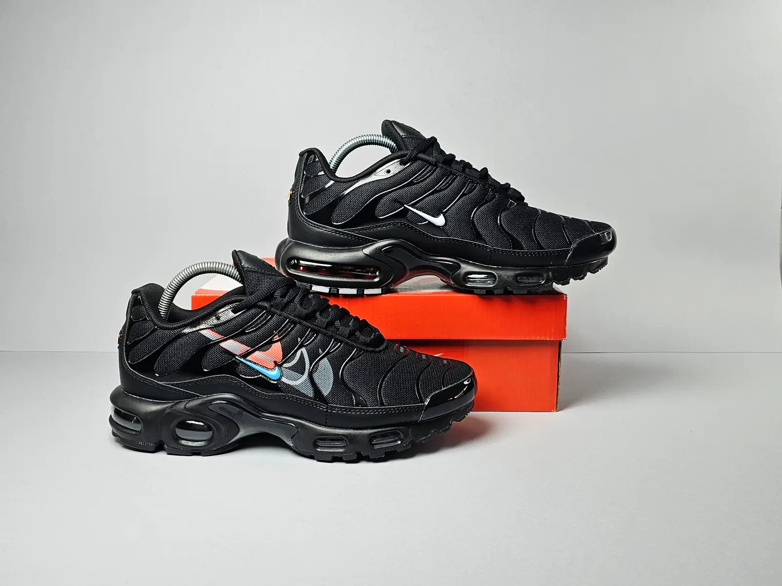 Multi swoosh