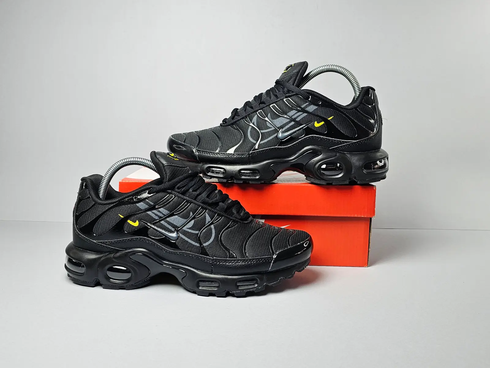 Multi swoosh