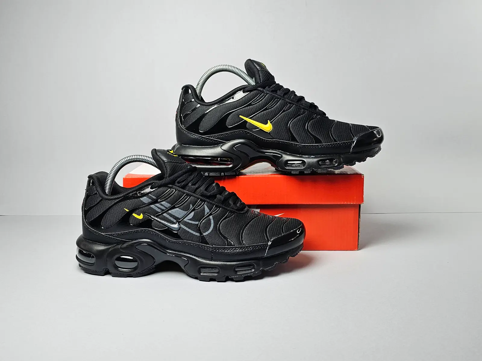 Multi swoosh