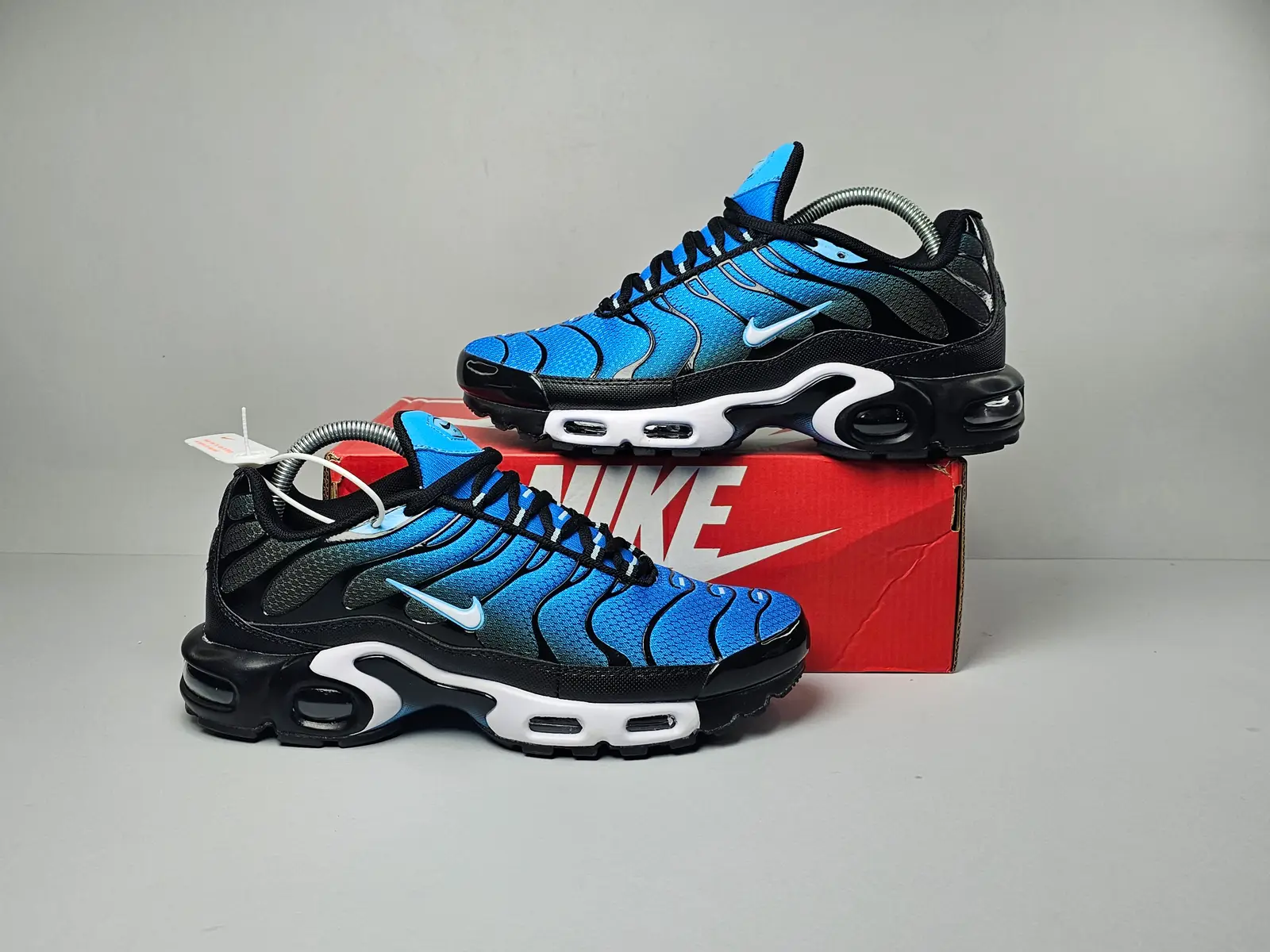 Aquarius blue