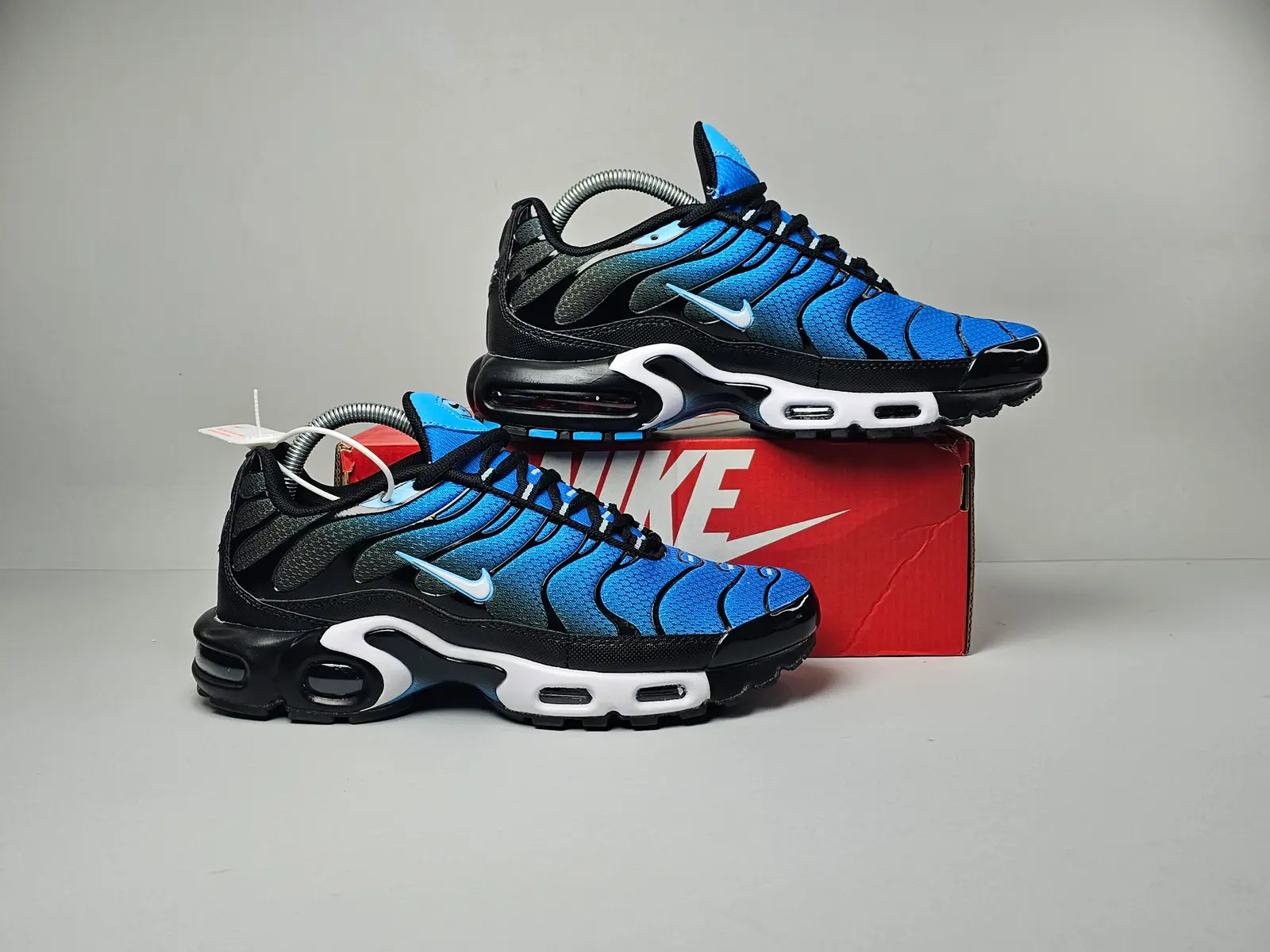 Aquarius blue