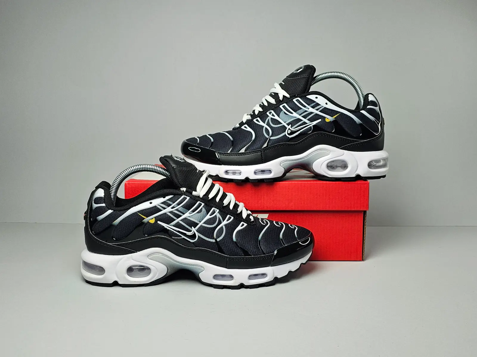 Black-white swoosh