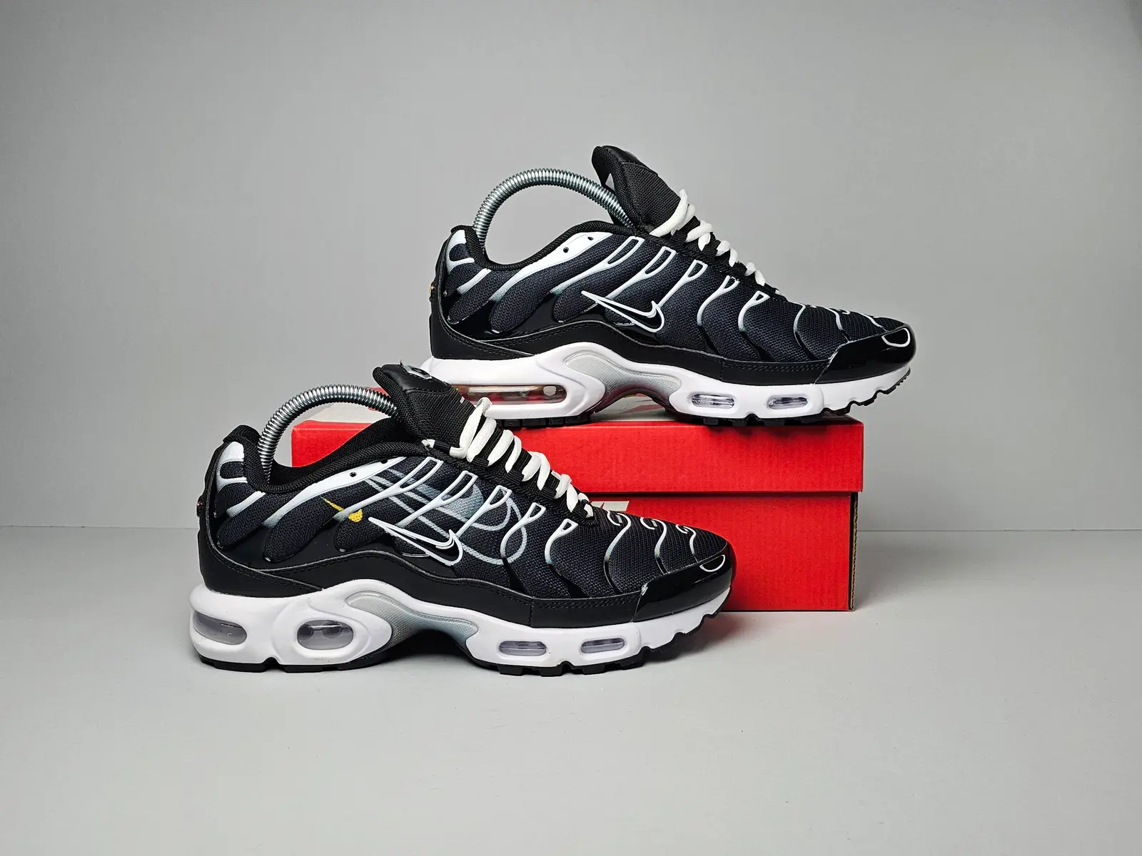 Black-white swoosh