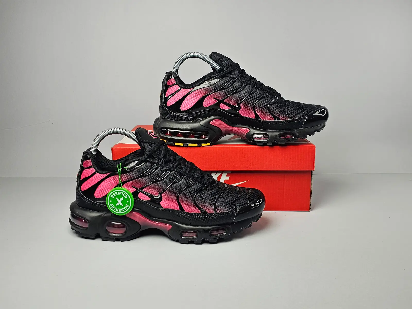 Hyper pink