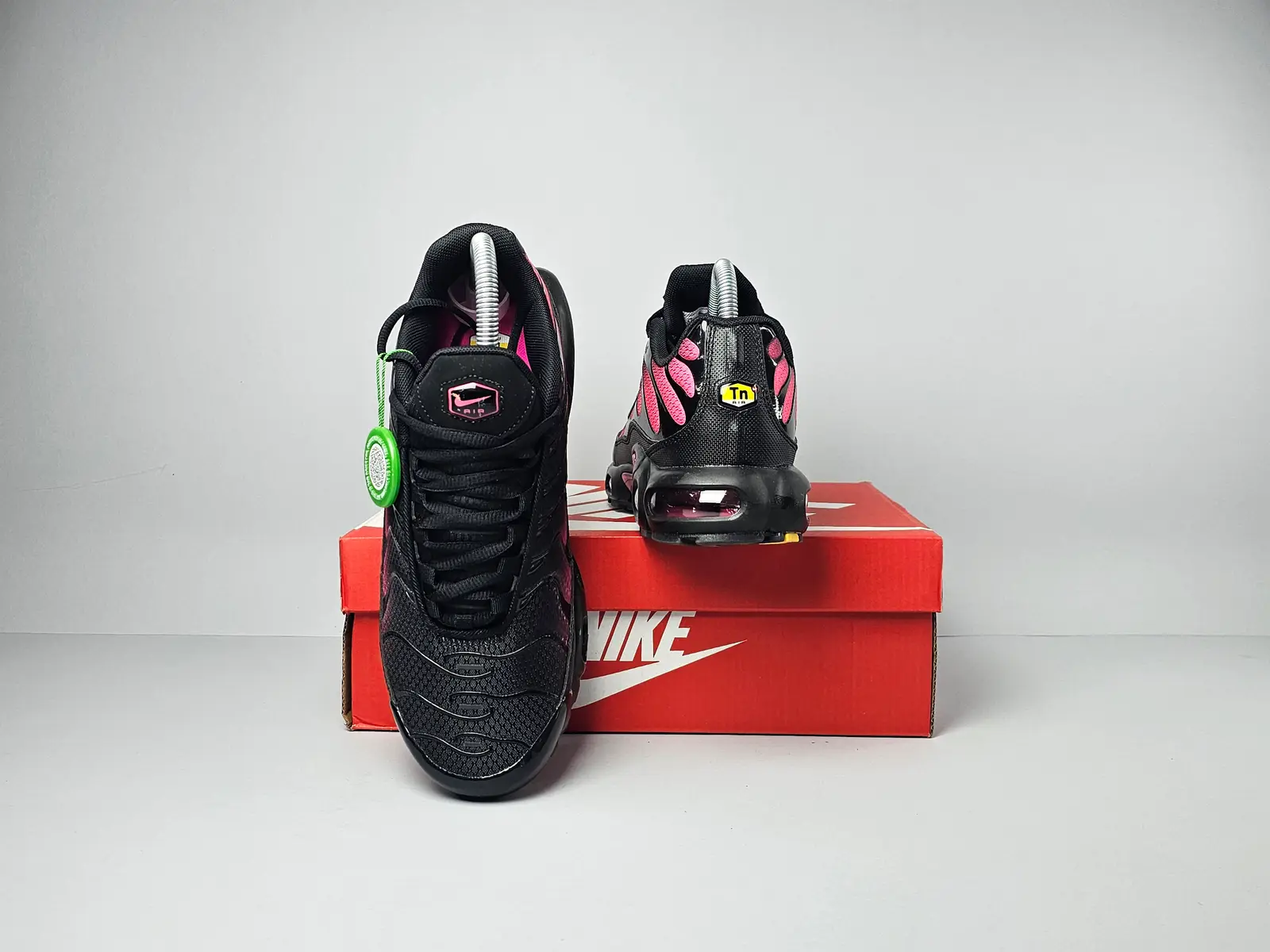 Hyper pink 4