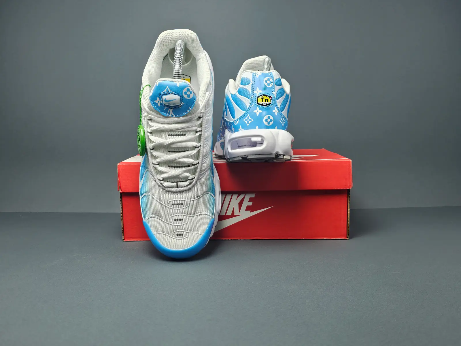 NIke 4