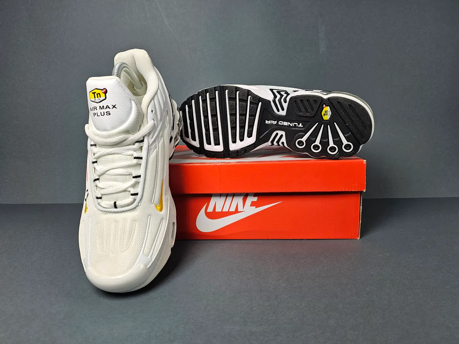 Multi swosh white 4