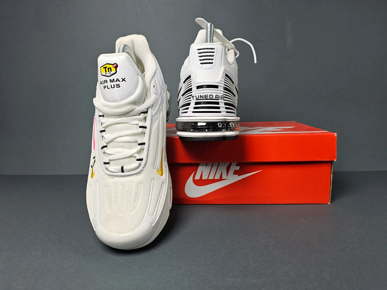 Multi swosh white 5