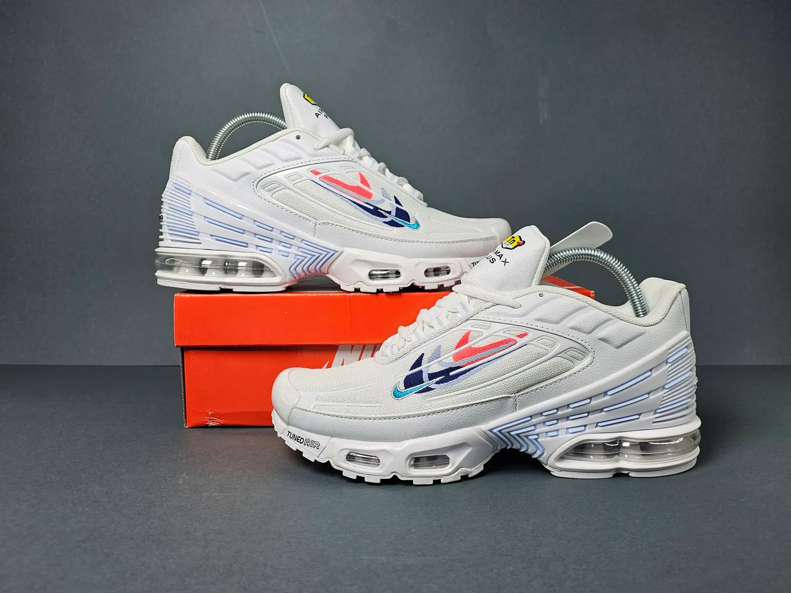 Multi swoosh