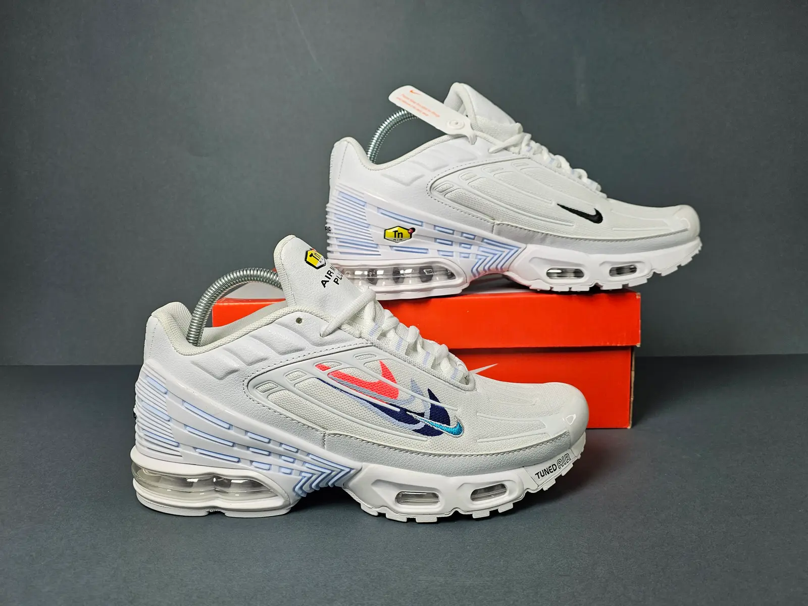 Multi swoosh