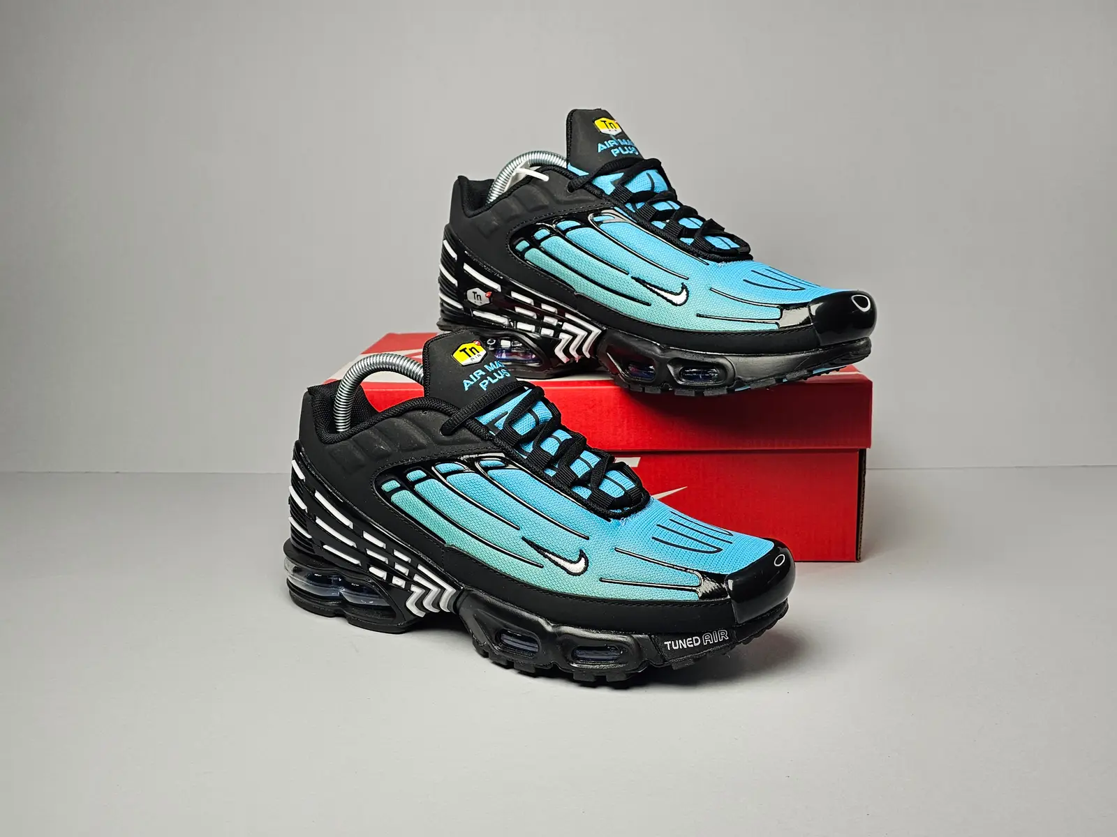 Black aqua 2