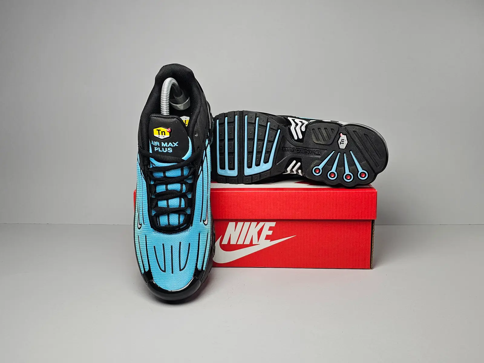 Black aqua 3