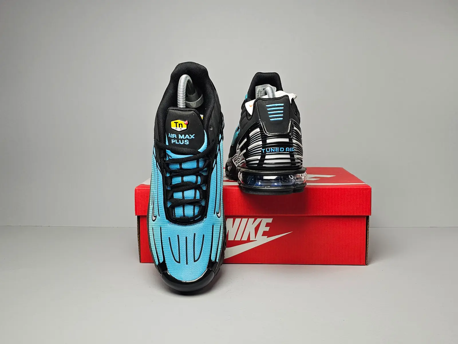 Black aqua 4