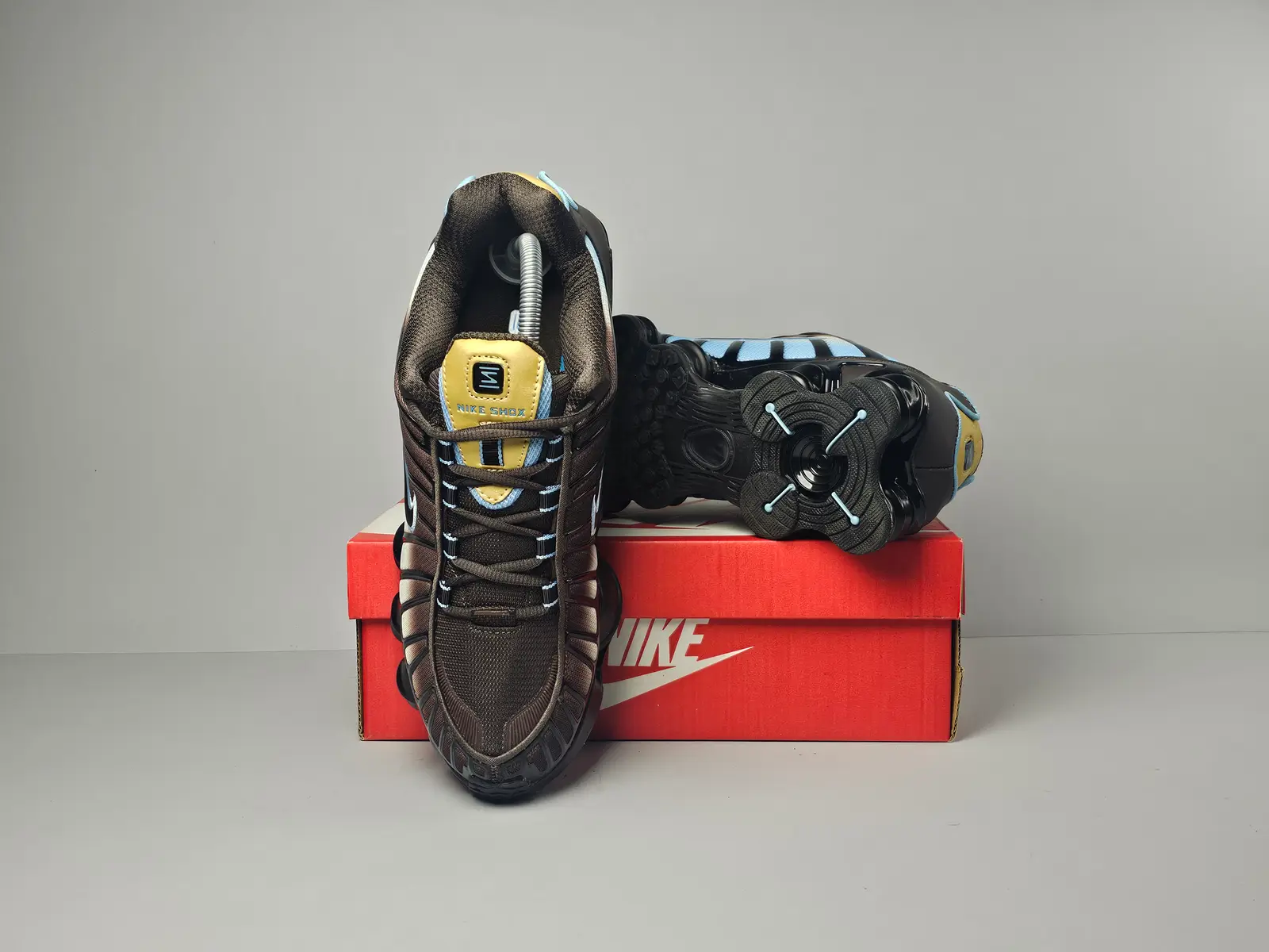 velvet brown 3