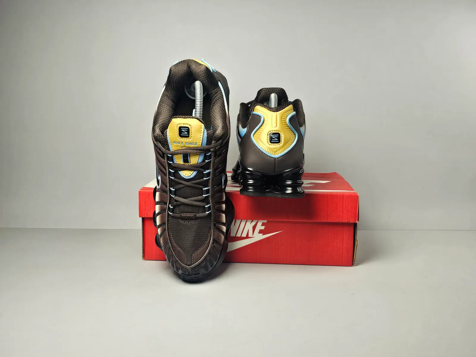 velvet brown 4