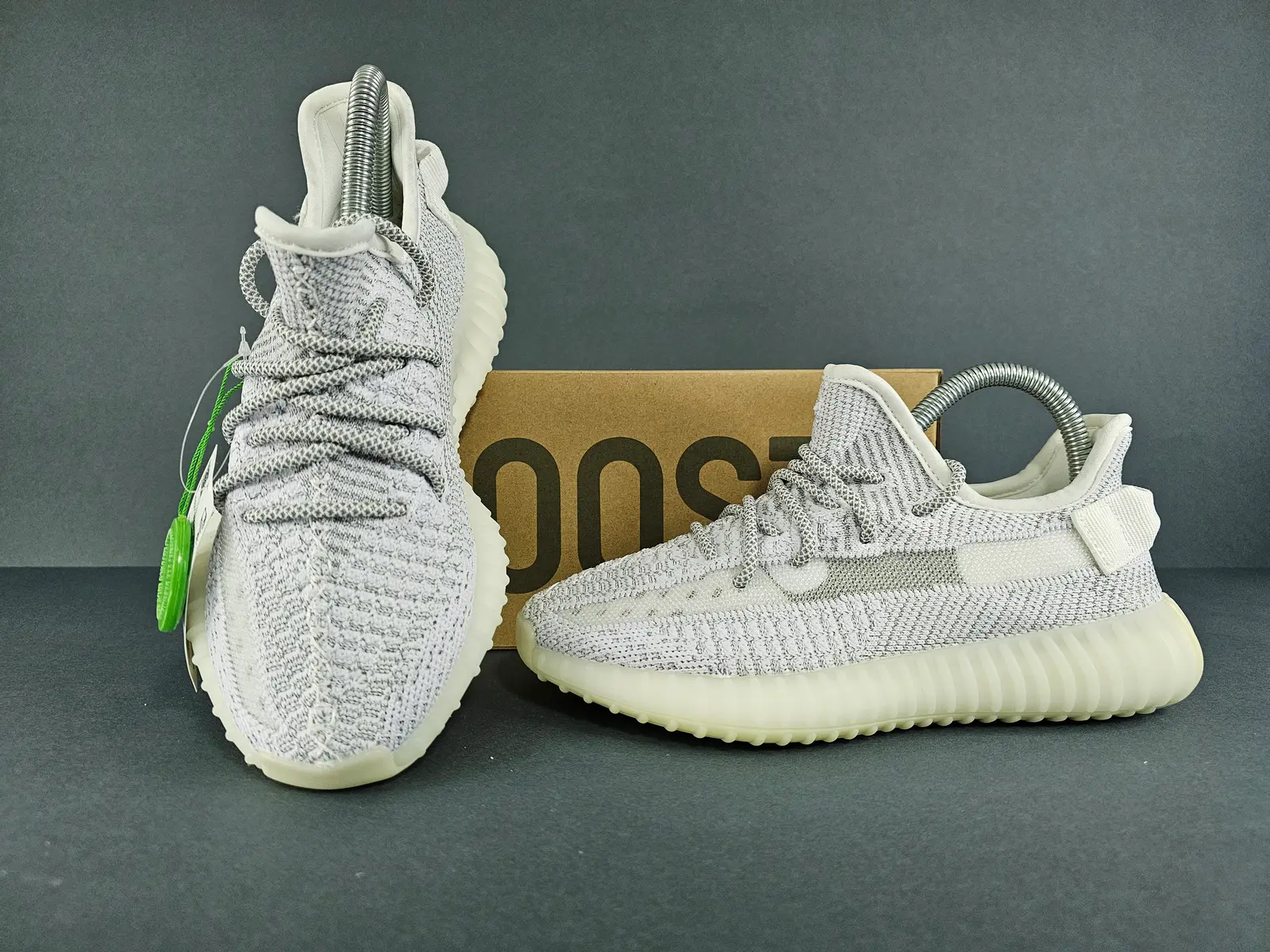 Static white 2