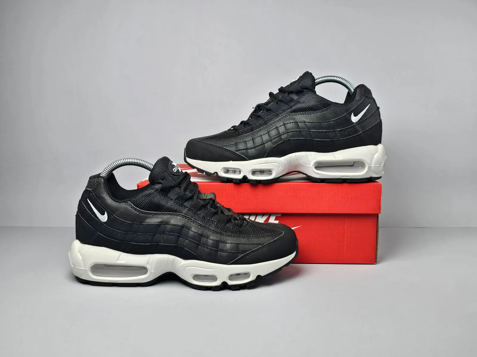 Essential black white