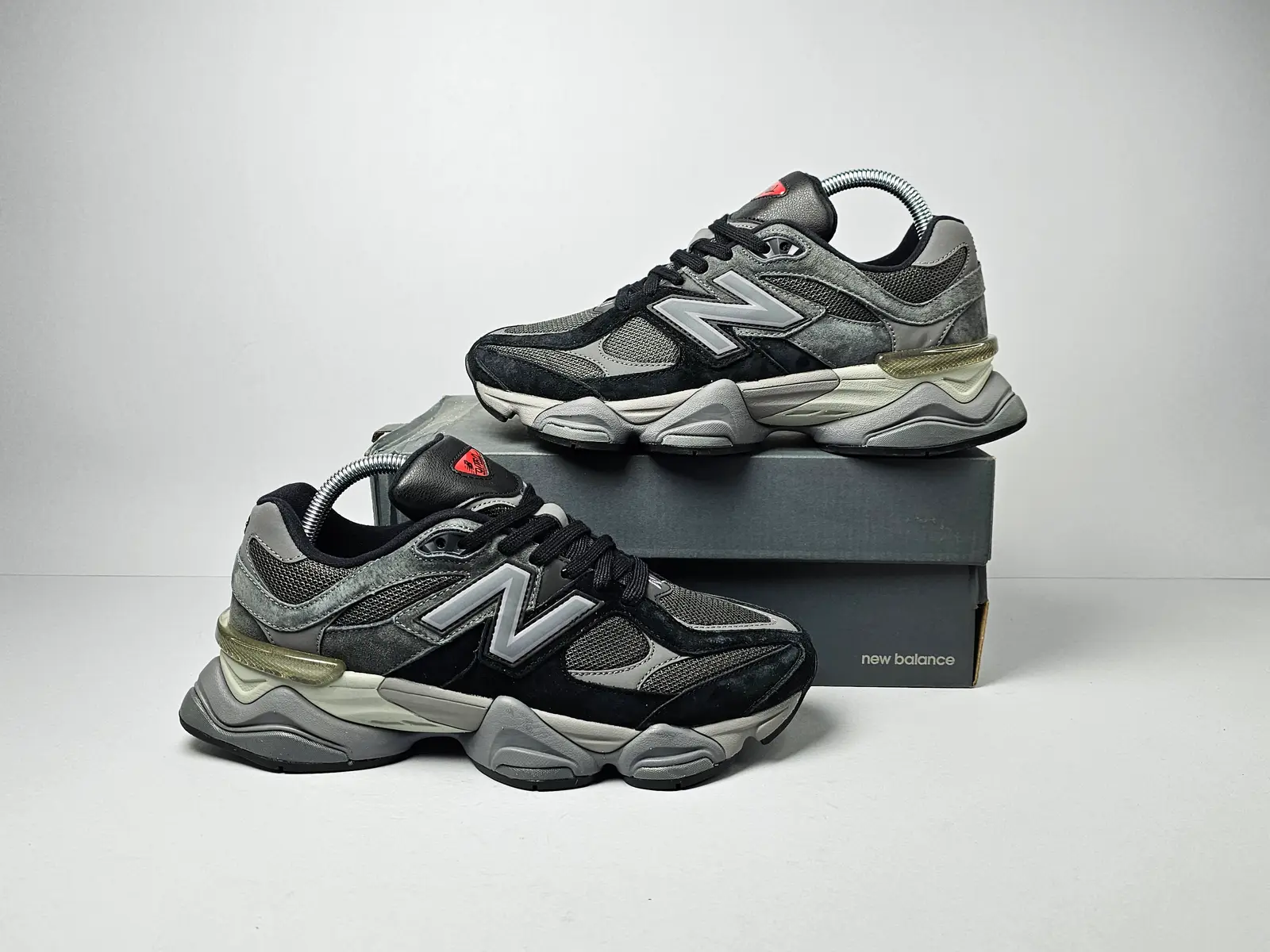 New Balance 9060