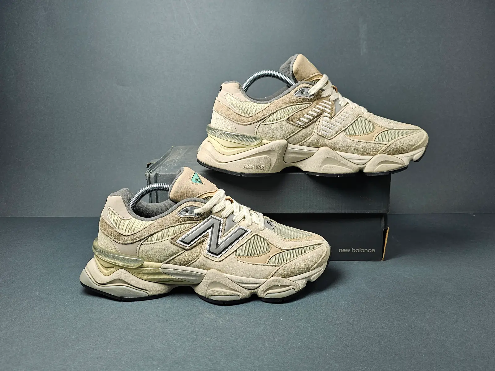 New Balance 9060