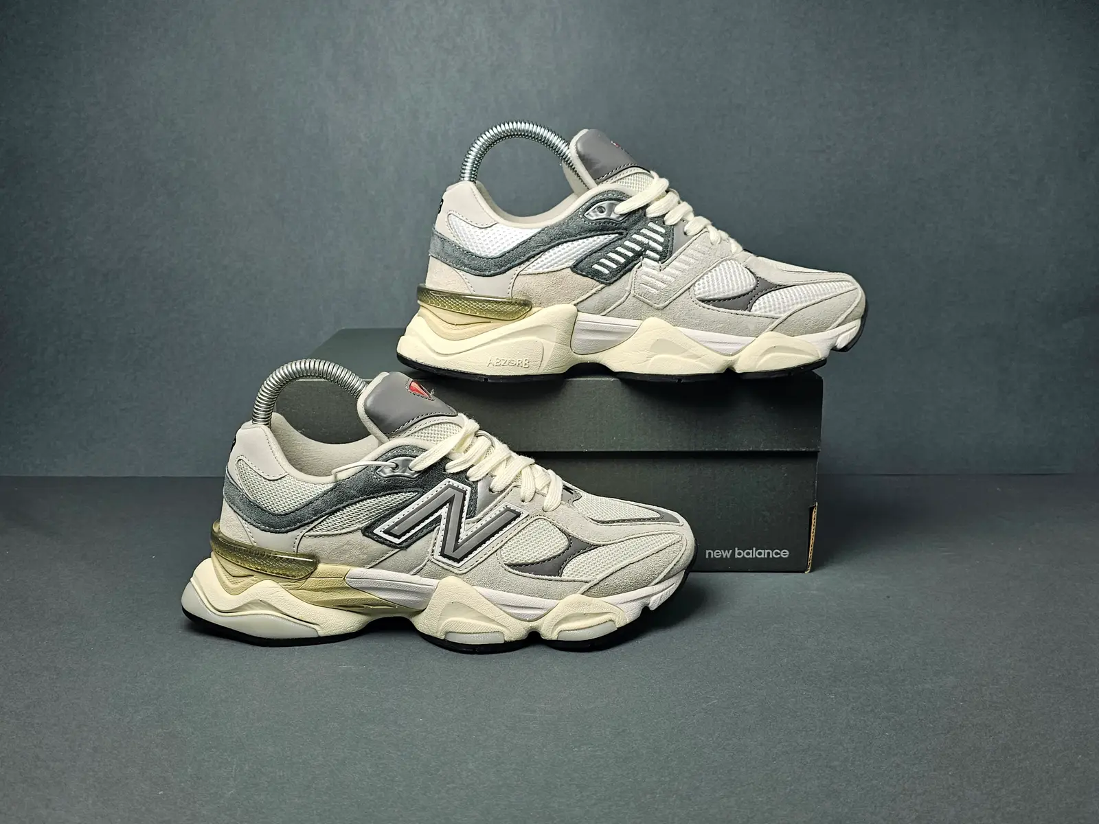 New Balance 9060