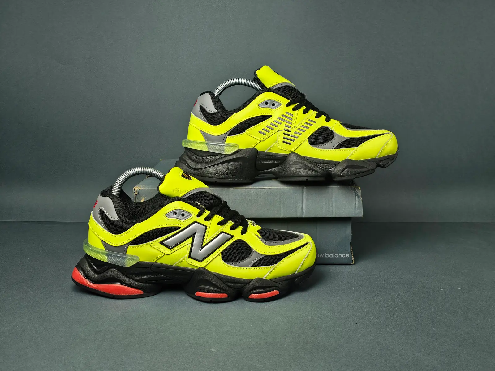 New Balance 9060