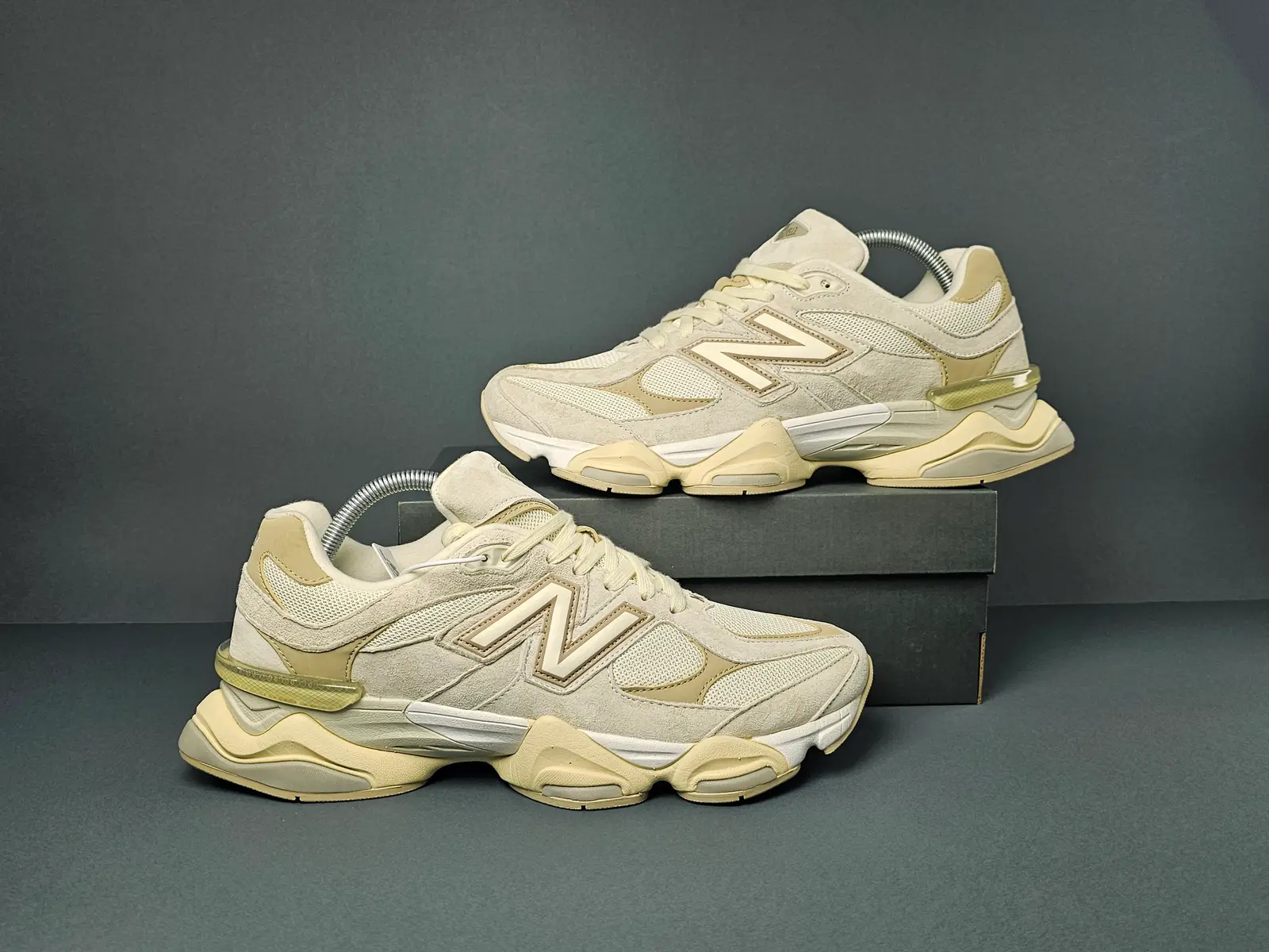 New Balance 9060