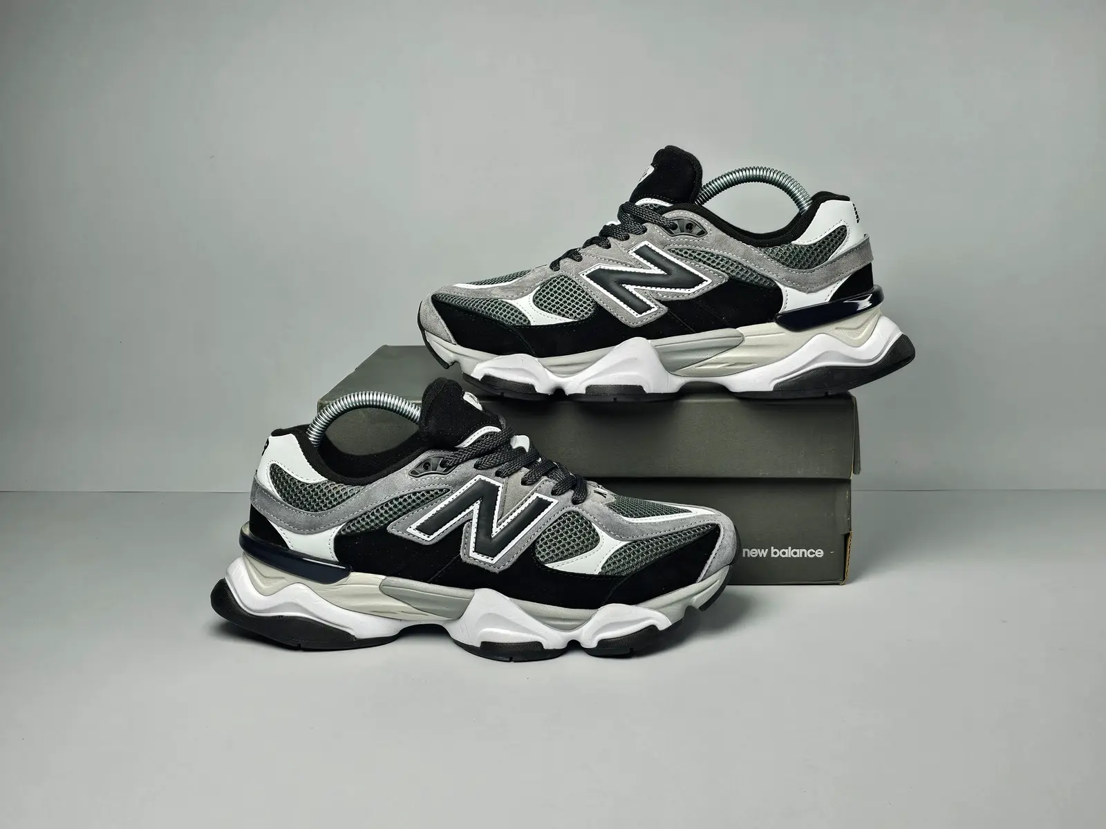 New Balance 9060