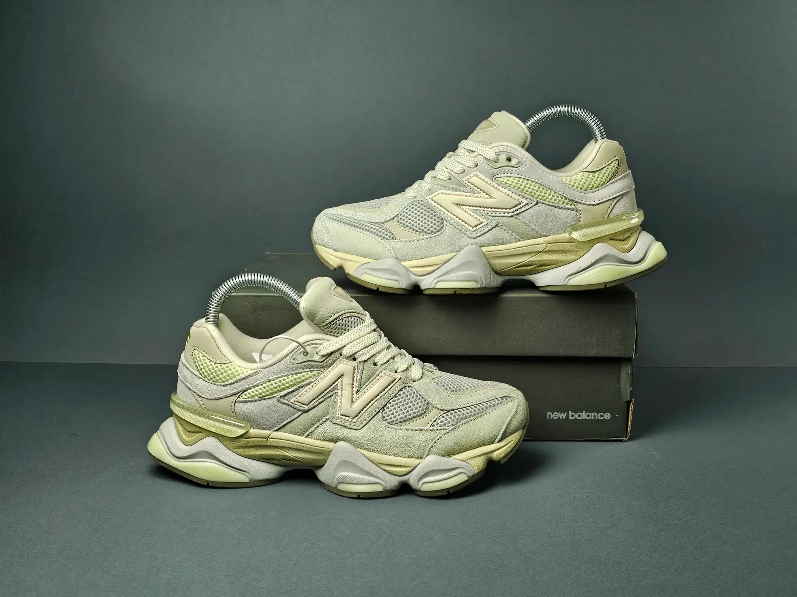 New Balance 9060