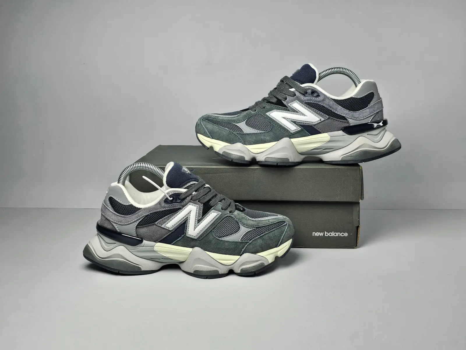 New Balance 9060