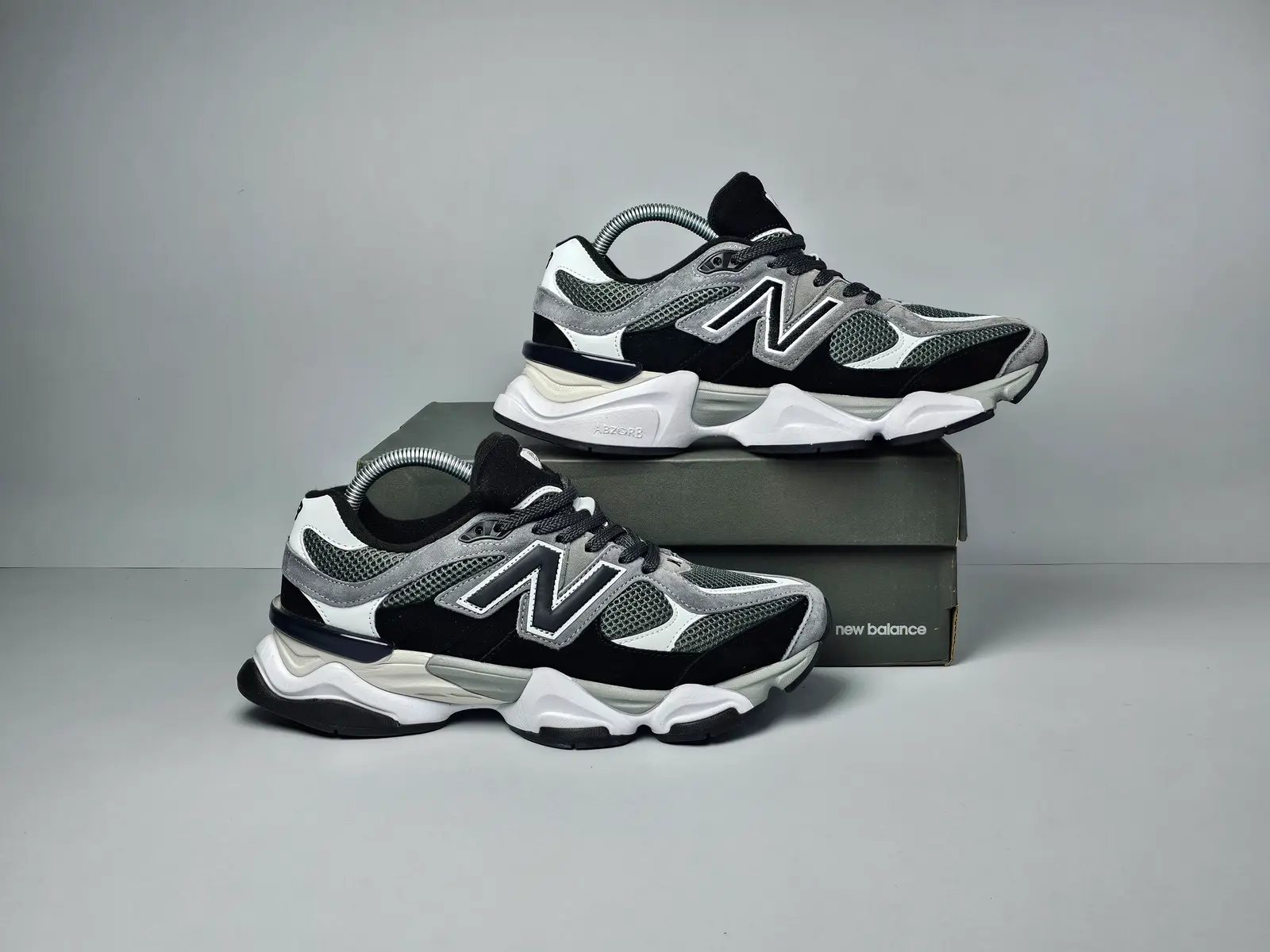 New Balance 9060