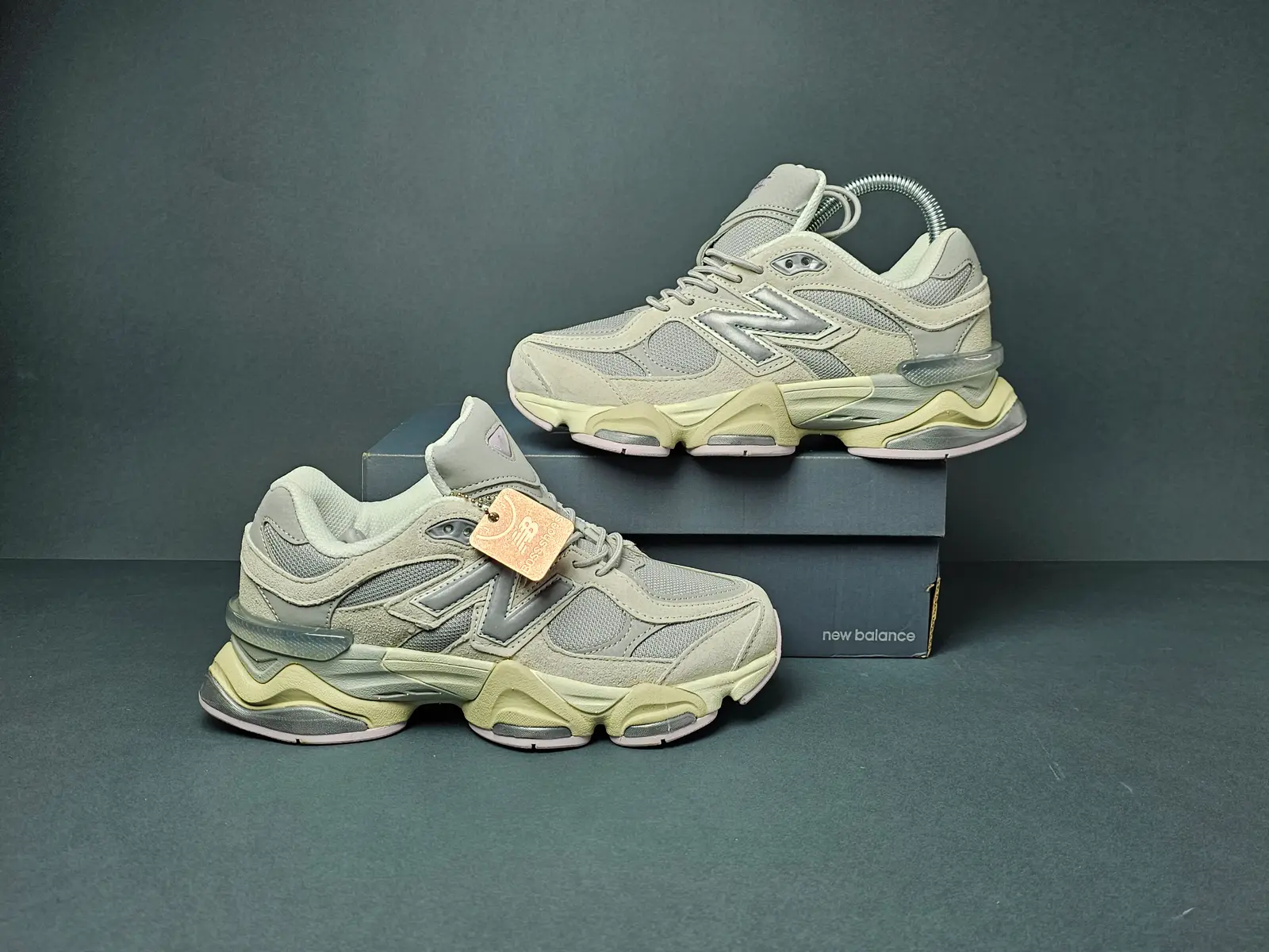 New Balance 9060