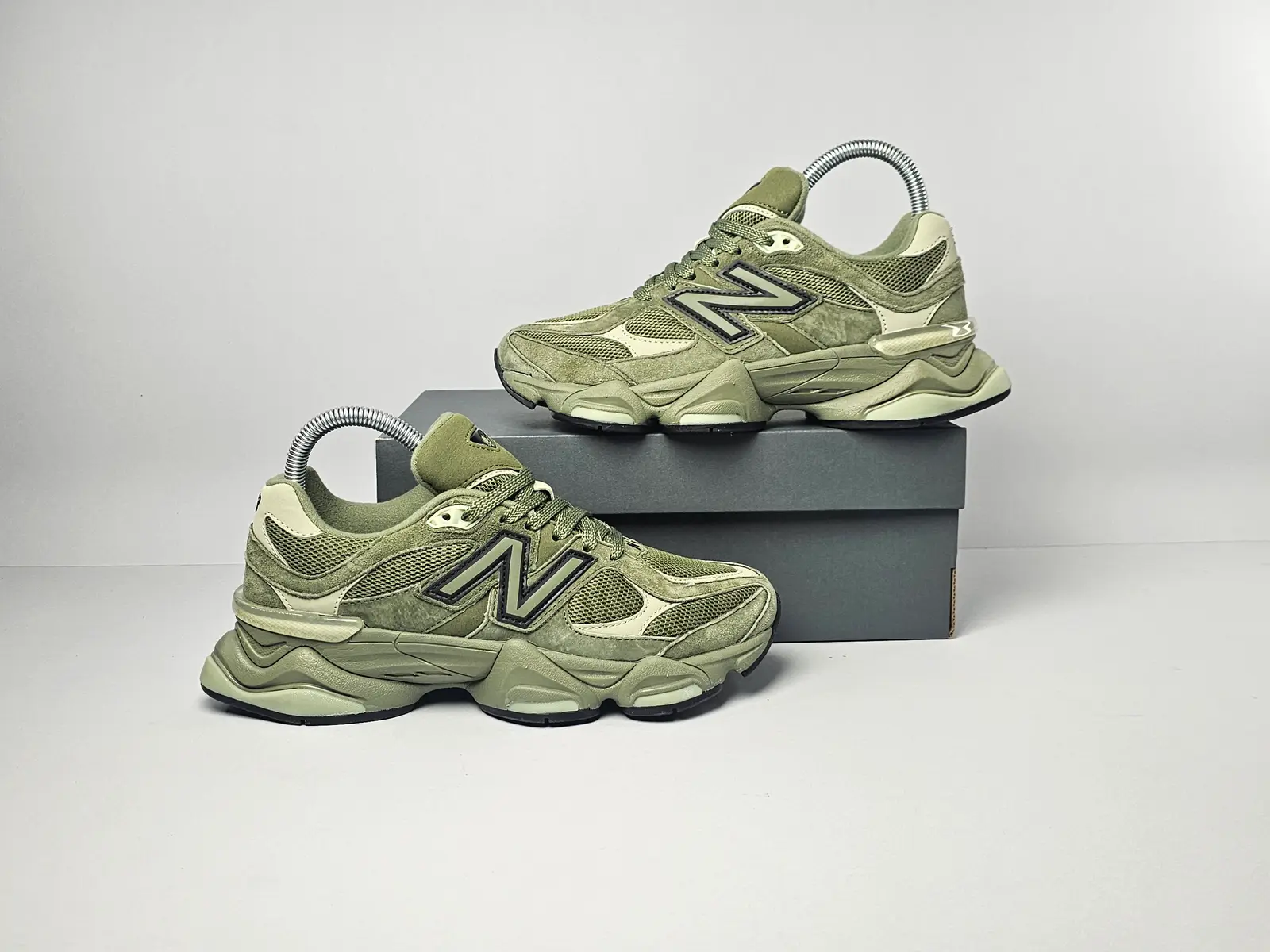 New Balance 9060